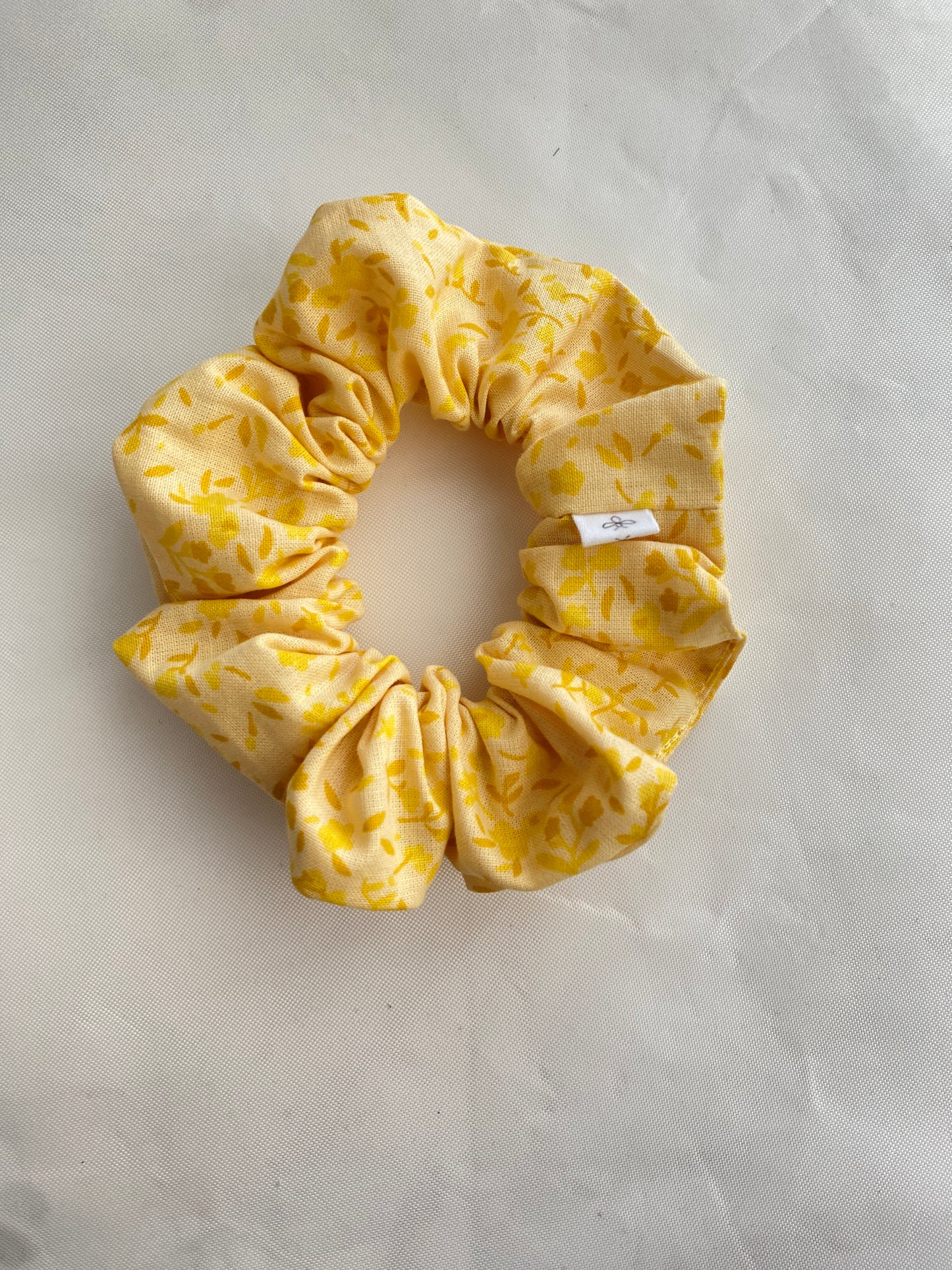 Yellow Leaf Pattern Mini Hair Scrunchie, Bow Scrunchie