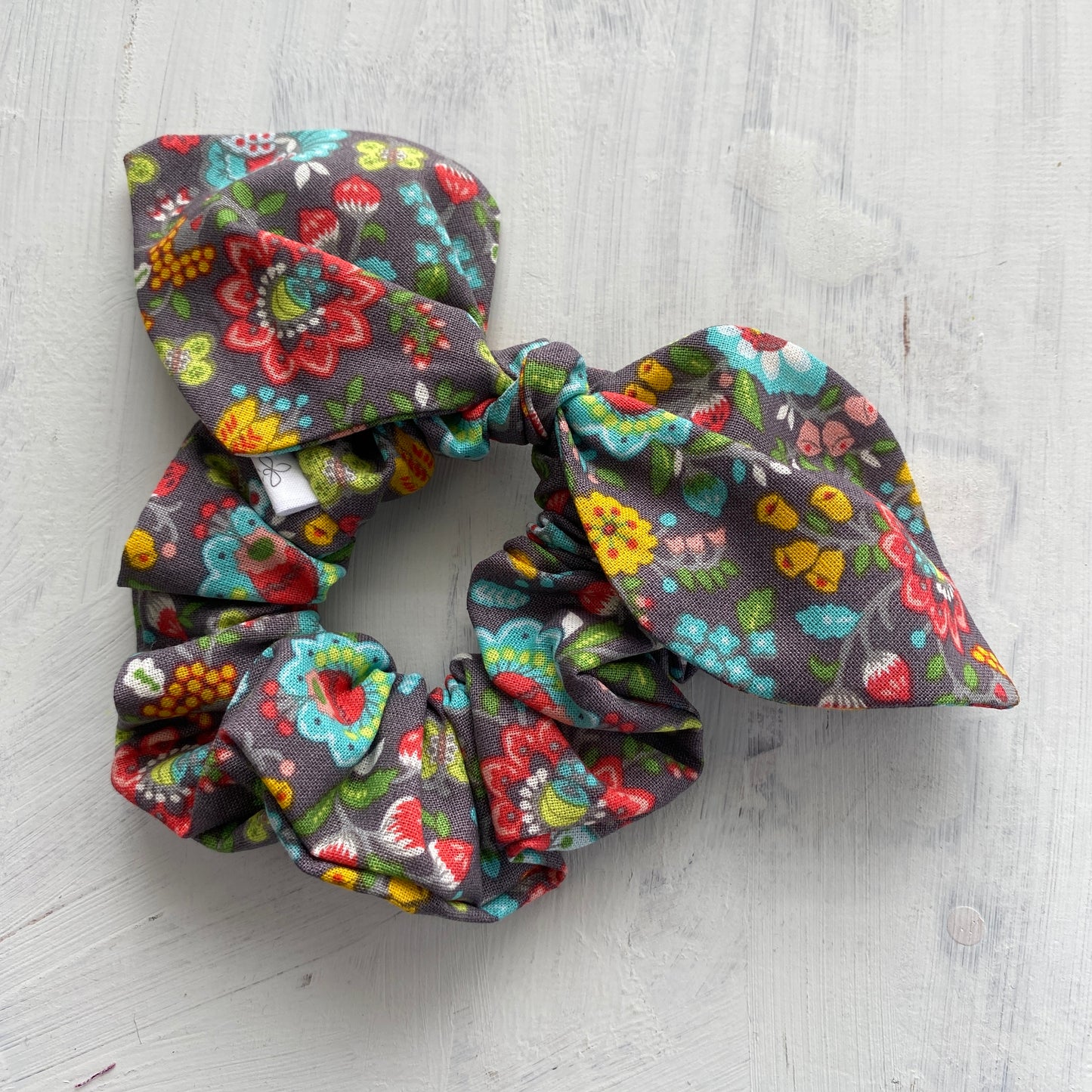 Bow Scrunchie Misty Rose Garden