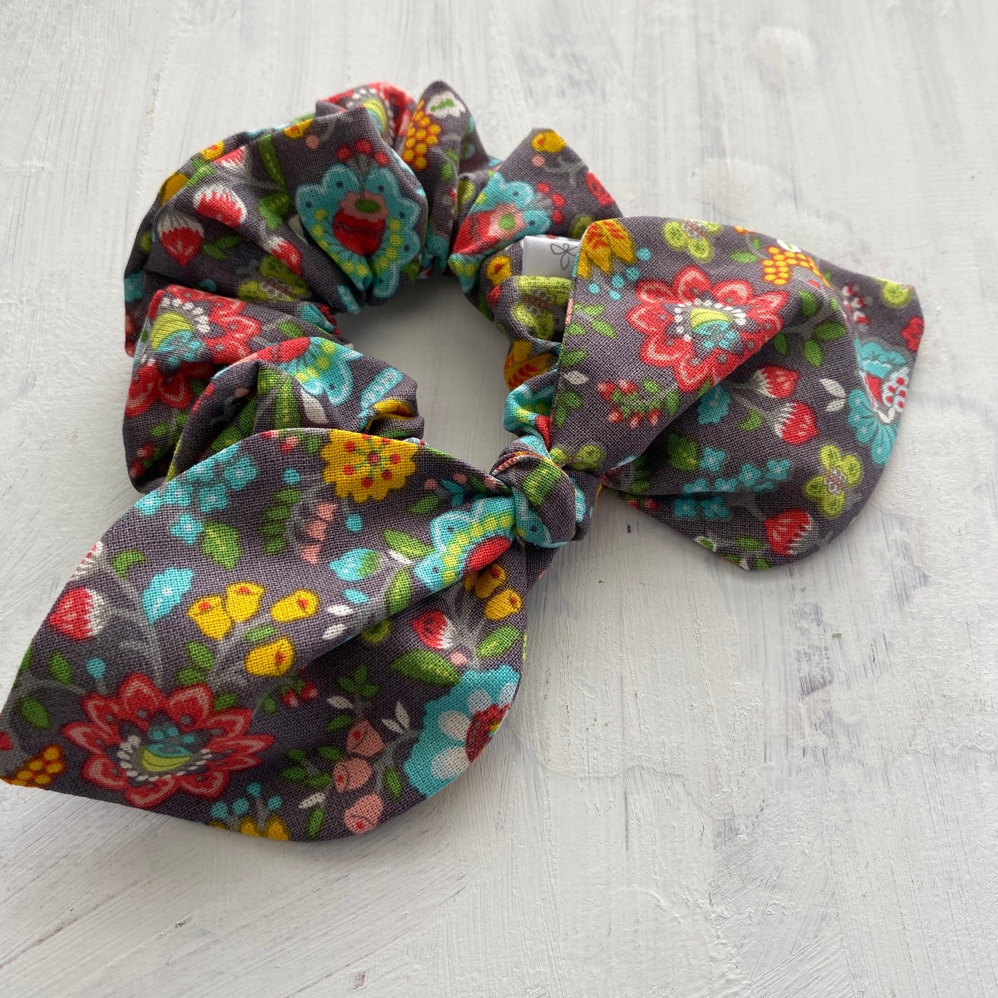 Bow Scrunchie Misty Rose Garden